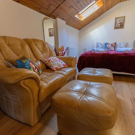 Kismokus Apartman Eger Luaran gambar