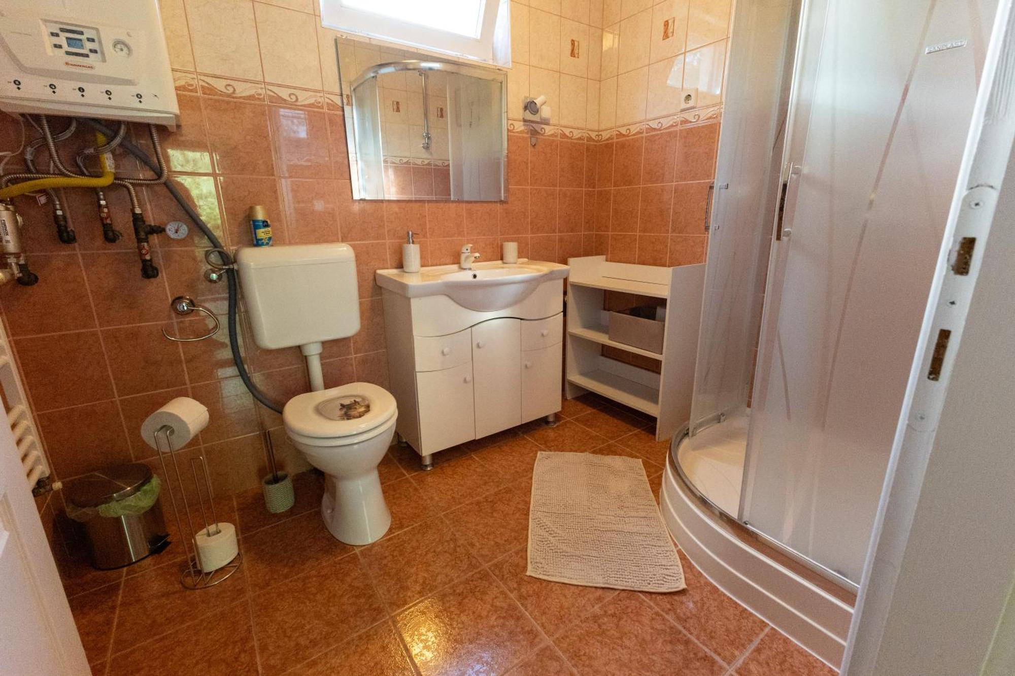 Kismokus Apartman Eger Luaran gambar